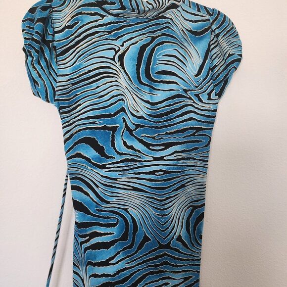 SOULMATES Blue Ruffled V-Neck Blouse Size Medium- - Picture 4 of 7